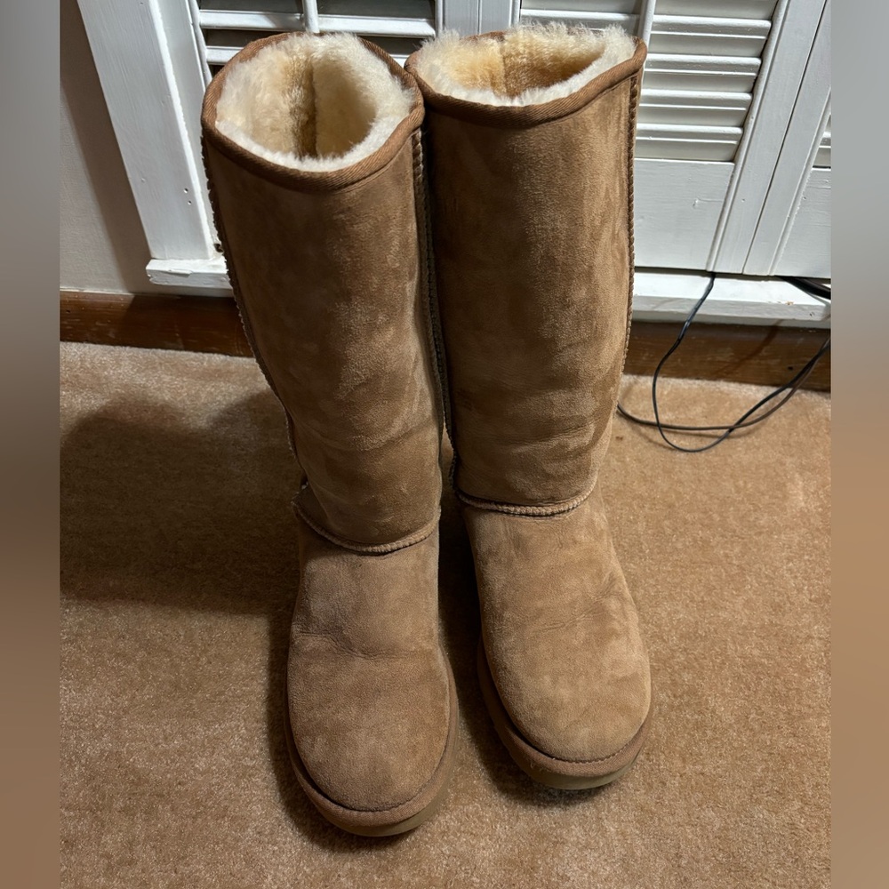TALL FLEECE LINED BROWN UGG BOOTS SIZE 10